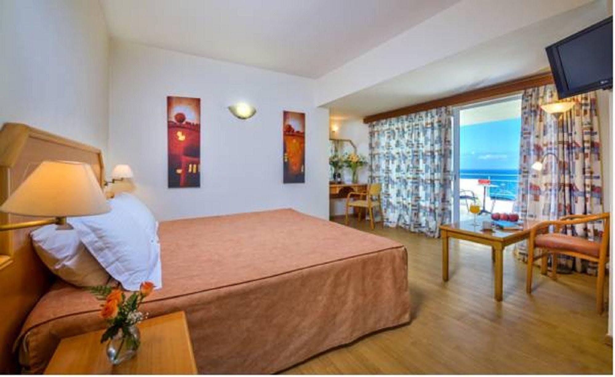 Rethymno Mare & Water Park Hotel Скалета Екстериор снимка