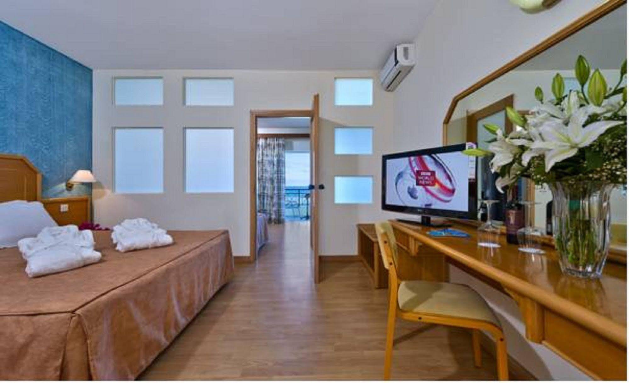 Rethymno Mare & Water Park Hotel Скалета Екстериор снимка